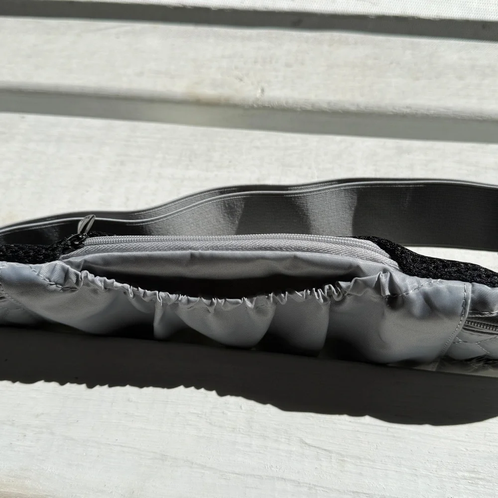 Lug - Skedaddle Belt Bag - Silver Gray - Women’s - Excellent Used Condition - Picture 5 of 11